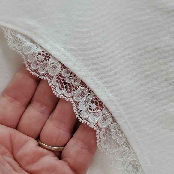 So White Long Sleeve Favorite Layering Tee Lace Details Size XL - Picture 11 of 13